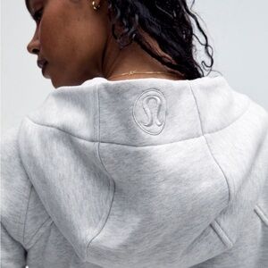 Lululemon Size 6 Light Gray Full Zip Scuba Jacket